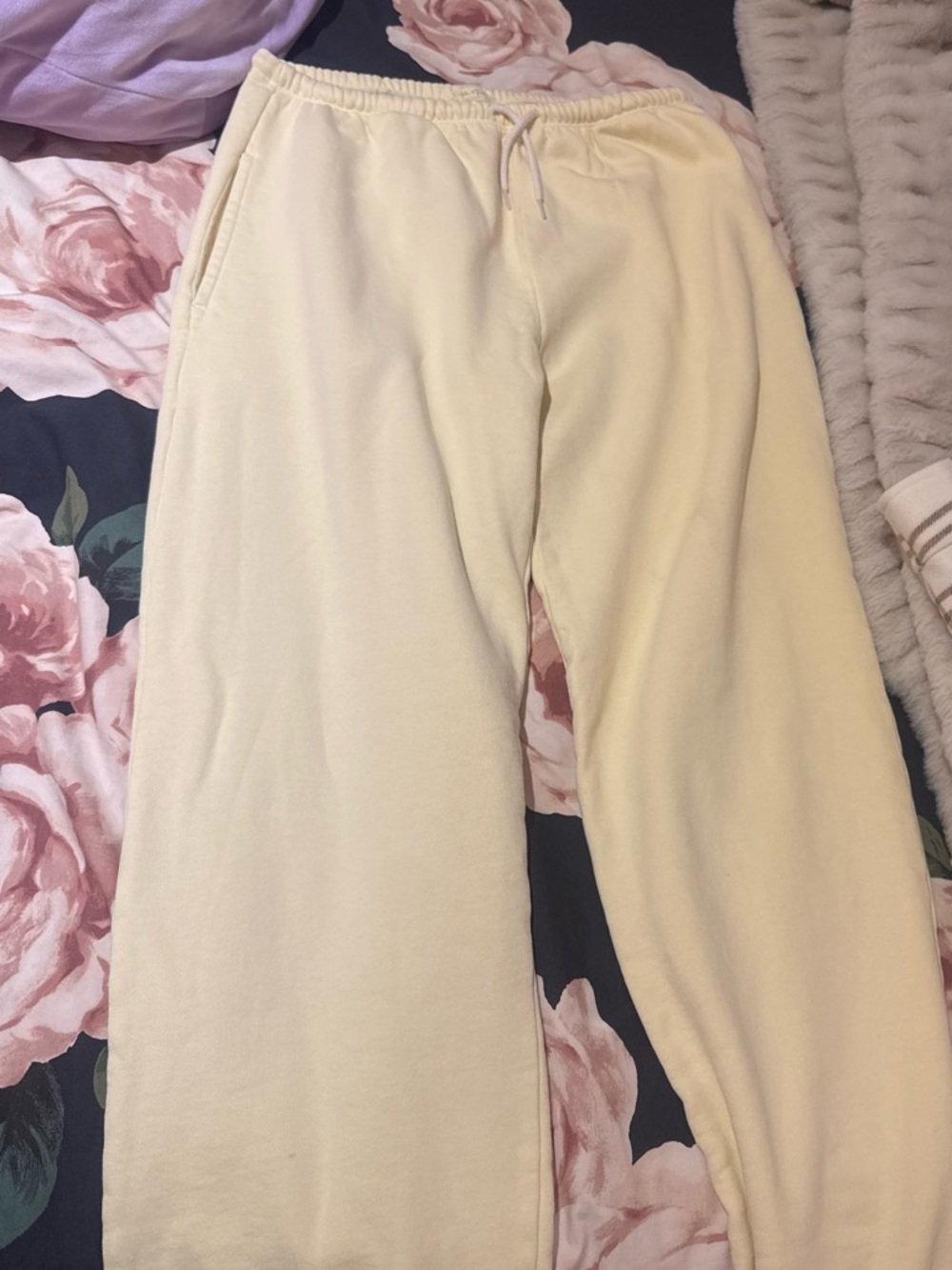 Yellow cuffed Drawstring Sweatpants